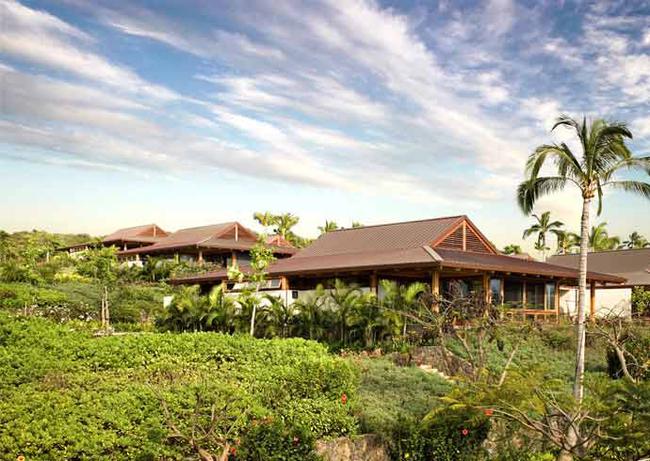 Papali Wailea offers floor to ceiling windows and 3 bedroom floor plans