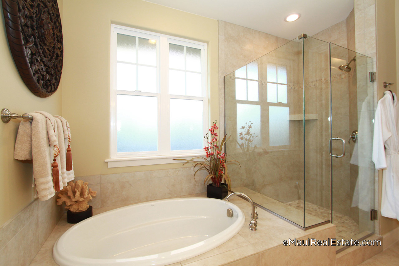 Example of master bath in a model 200