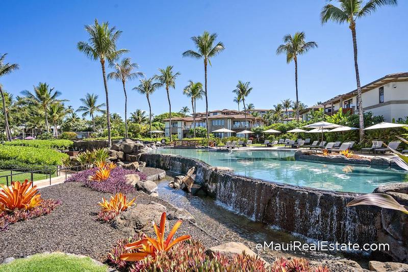 An outside shot of Wailea Beach Villas