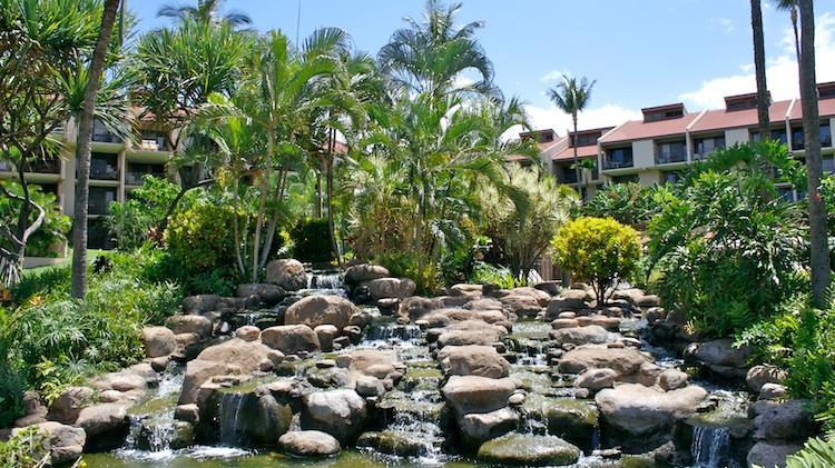 Kamaole Sands cascading waterfall feature