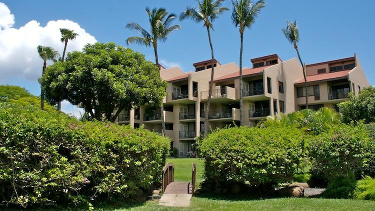 Kamaole Sands 4 story building