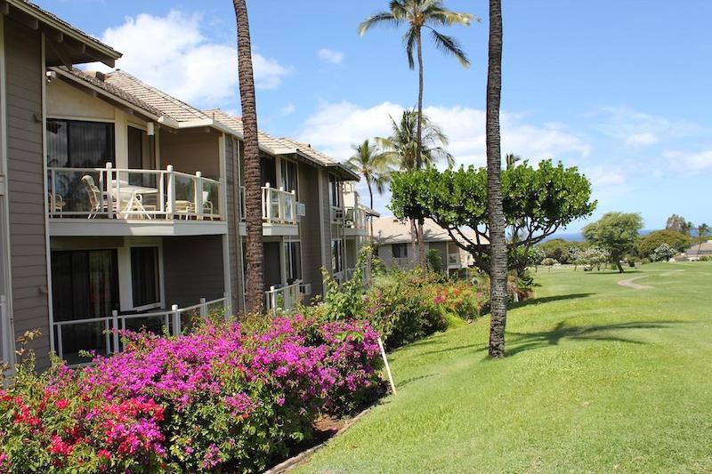 View the golf course from your private lanai