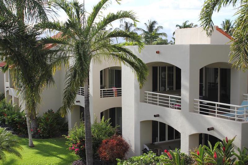 Contemporary designed Palms at Wailea  buildings