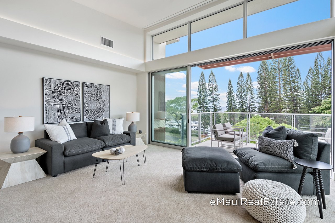 Bright and spacious living room