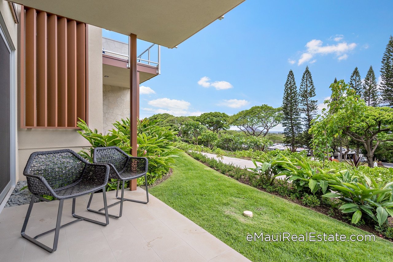 Covered lanai an example condo at Makalii