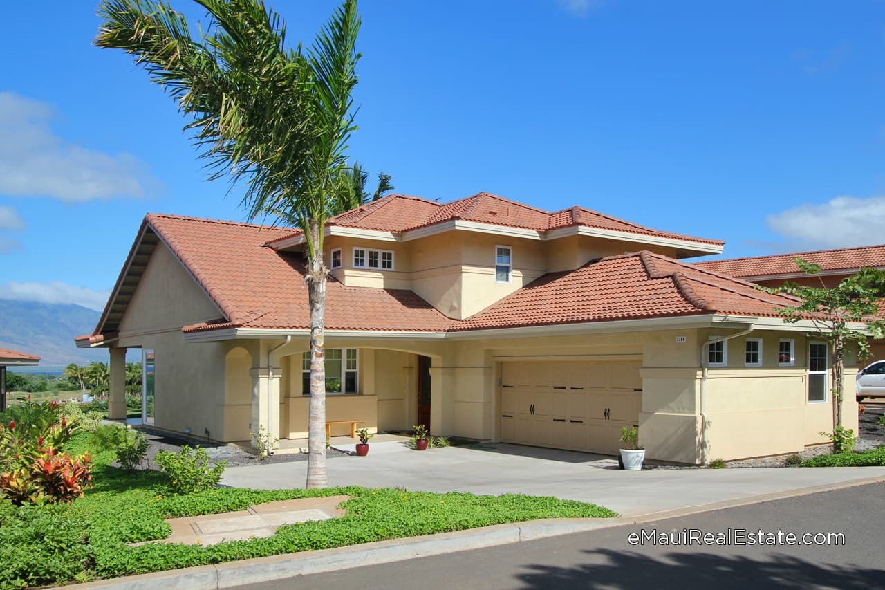 Example of Model 220 at Hokulani Golf Villas. Two-story home with 3br/3ba and 2,506sqft of living area