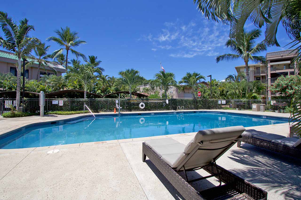 lahaina condo with pool