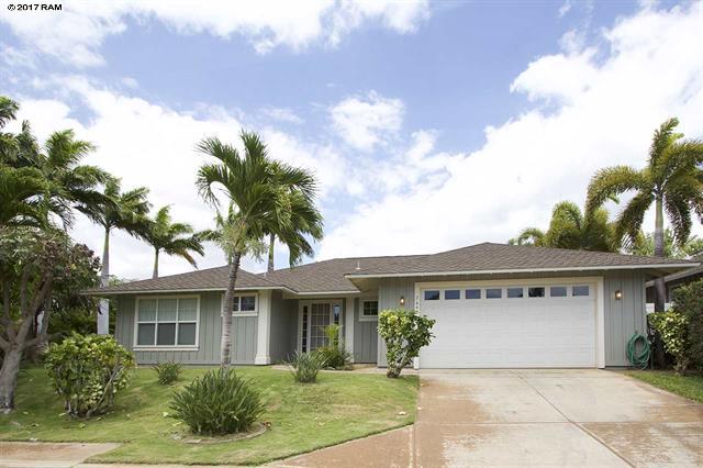 Front of home with garage