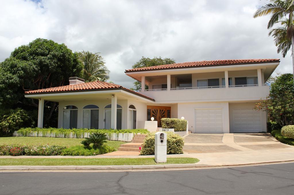 An outside shot of Wailea Golf Estates