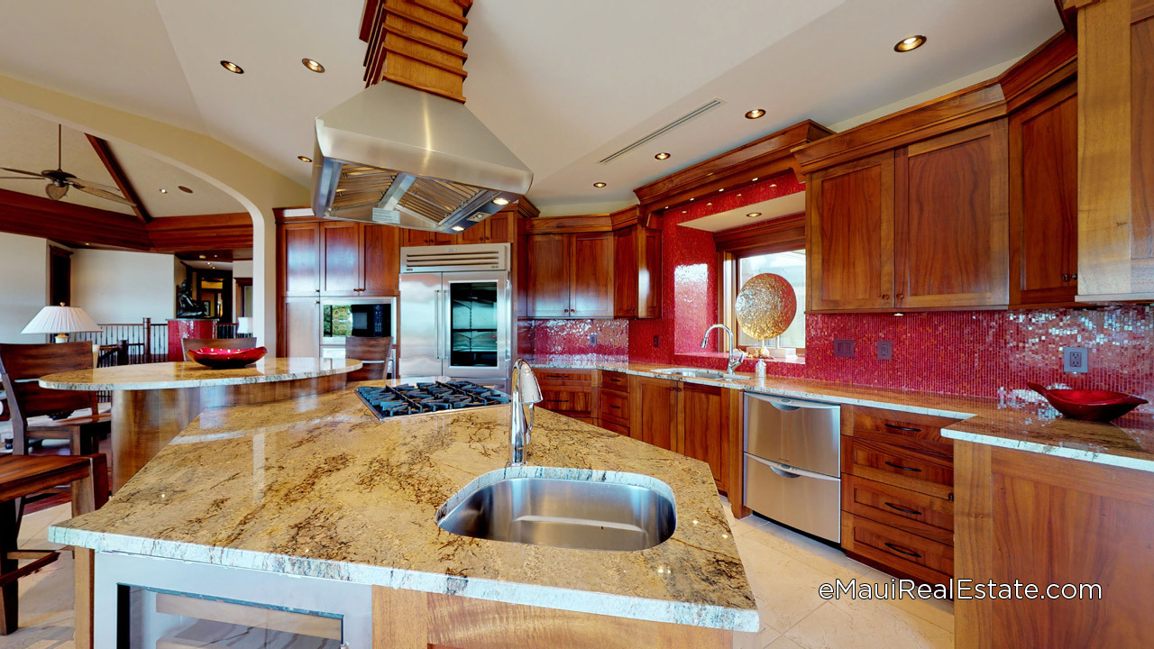 Wailea Golf Vistas homes have gourmet kitchens with premium appliances and materials
