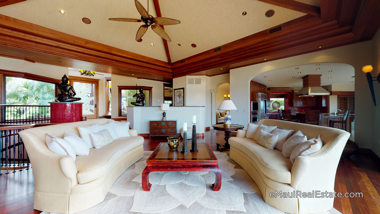 Spacious living rooms with high vaulted ceilings are one of the features of homes in Wailea Golf Vistas
