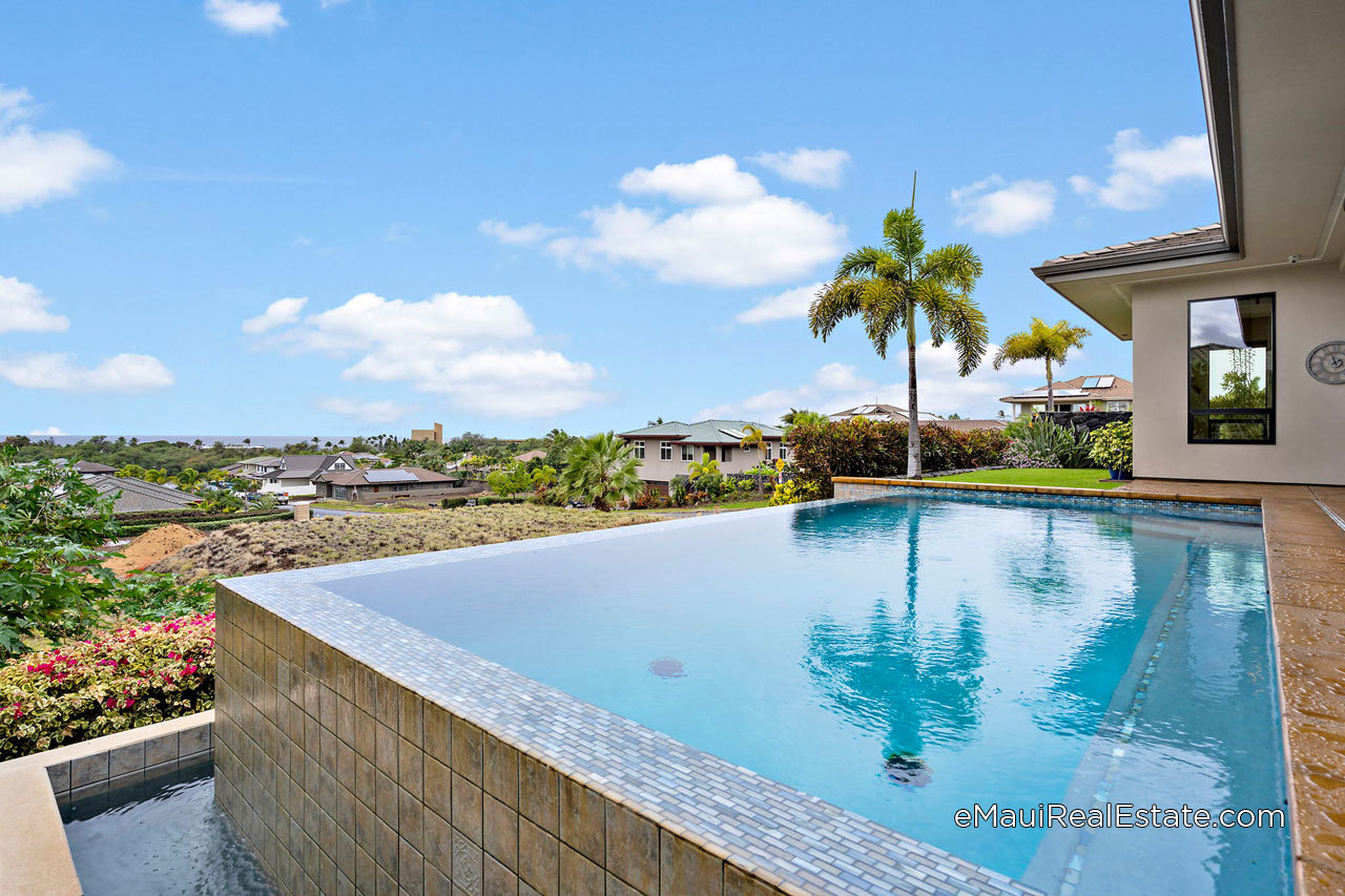 Infinity pool overlooking the ocean in the Kihei neighborhood of Kilohana Waena