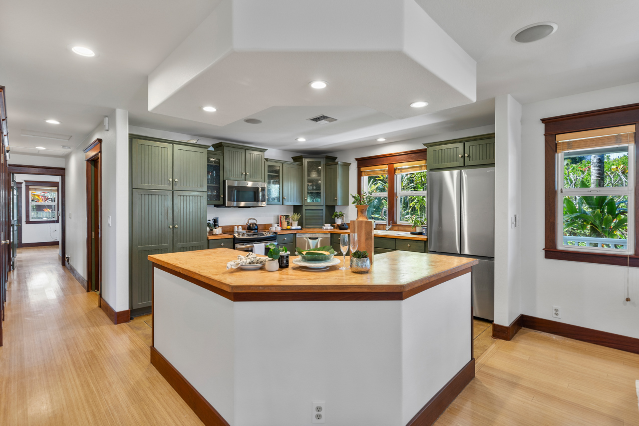 Kitchen: 