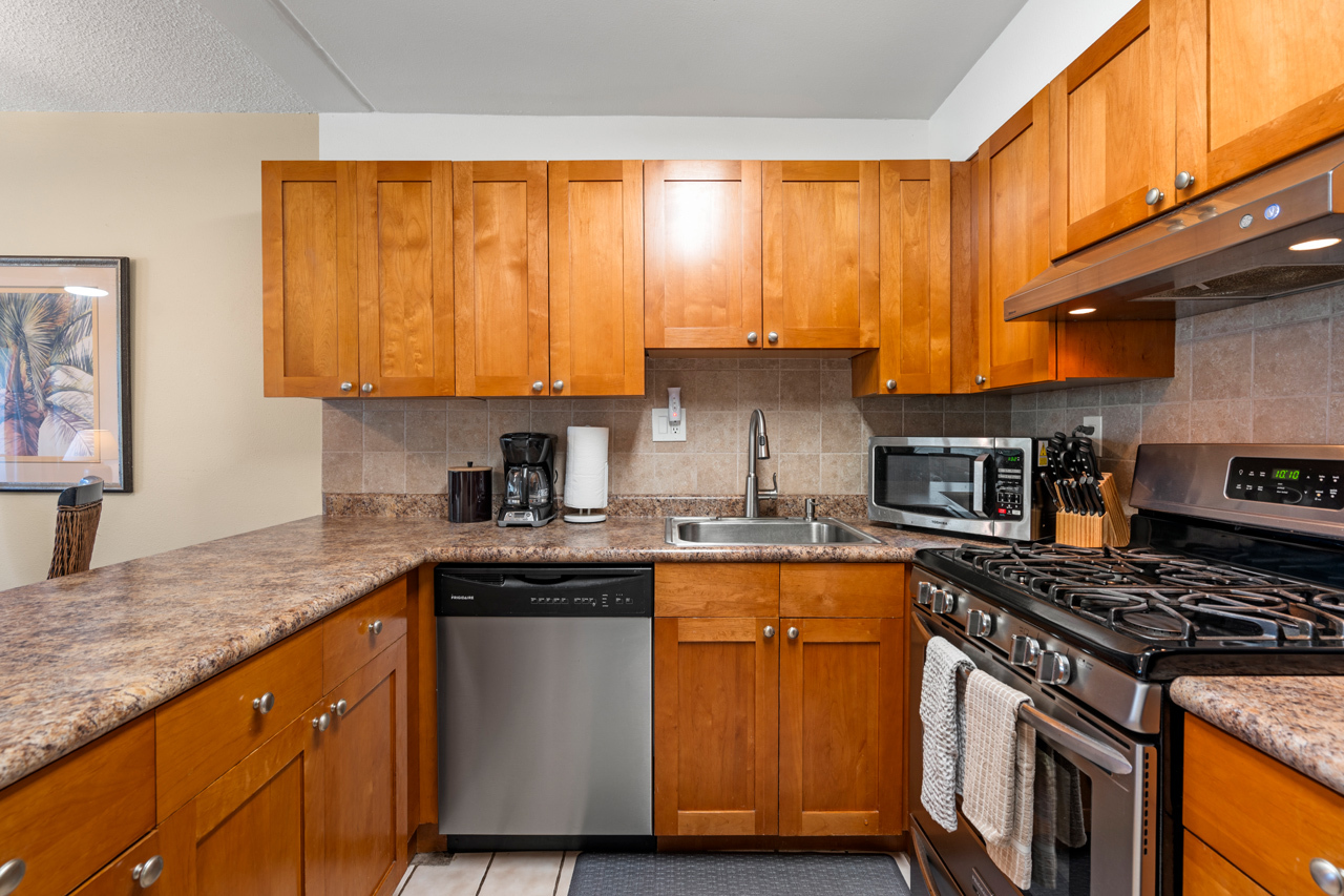 Kitchen: 