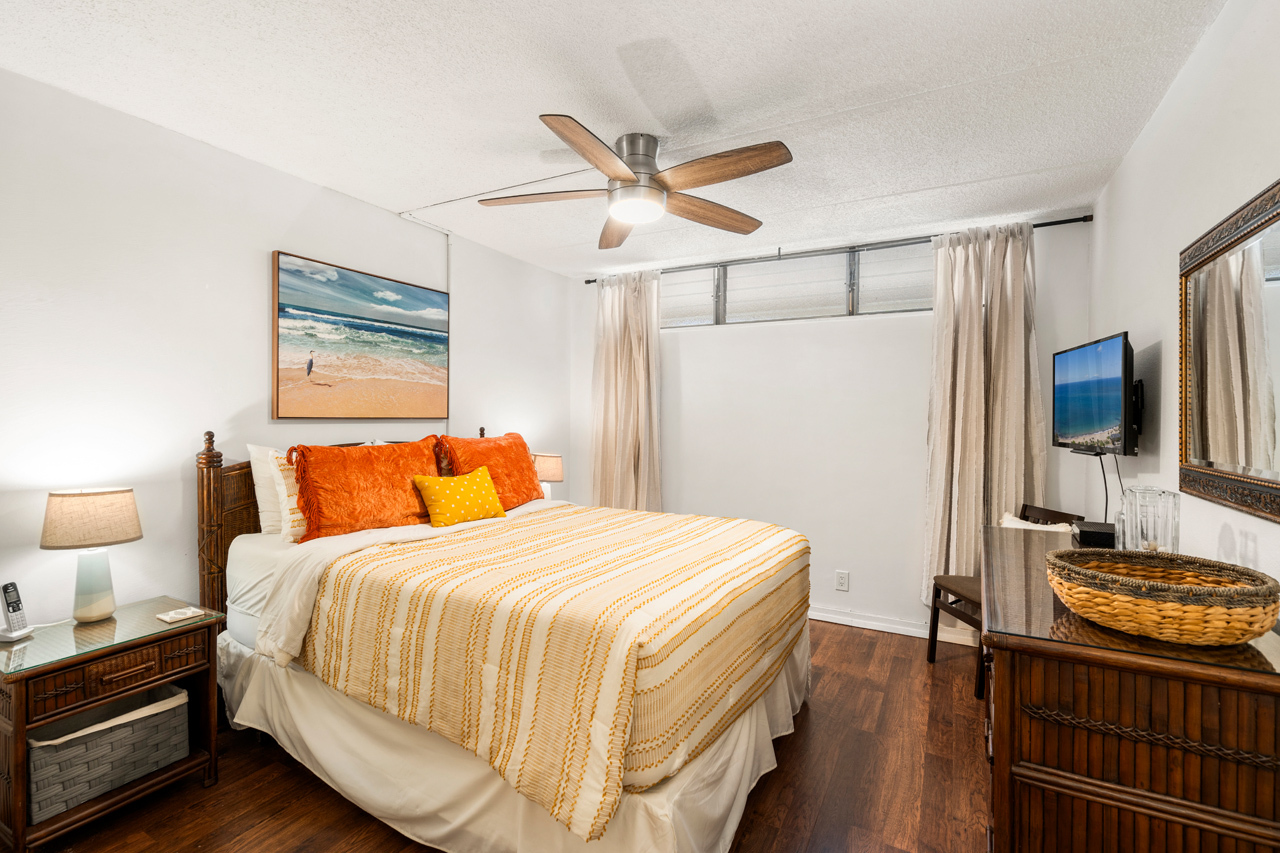 Bedroom: 