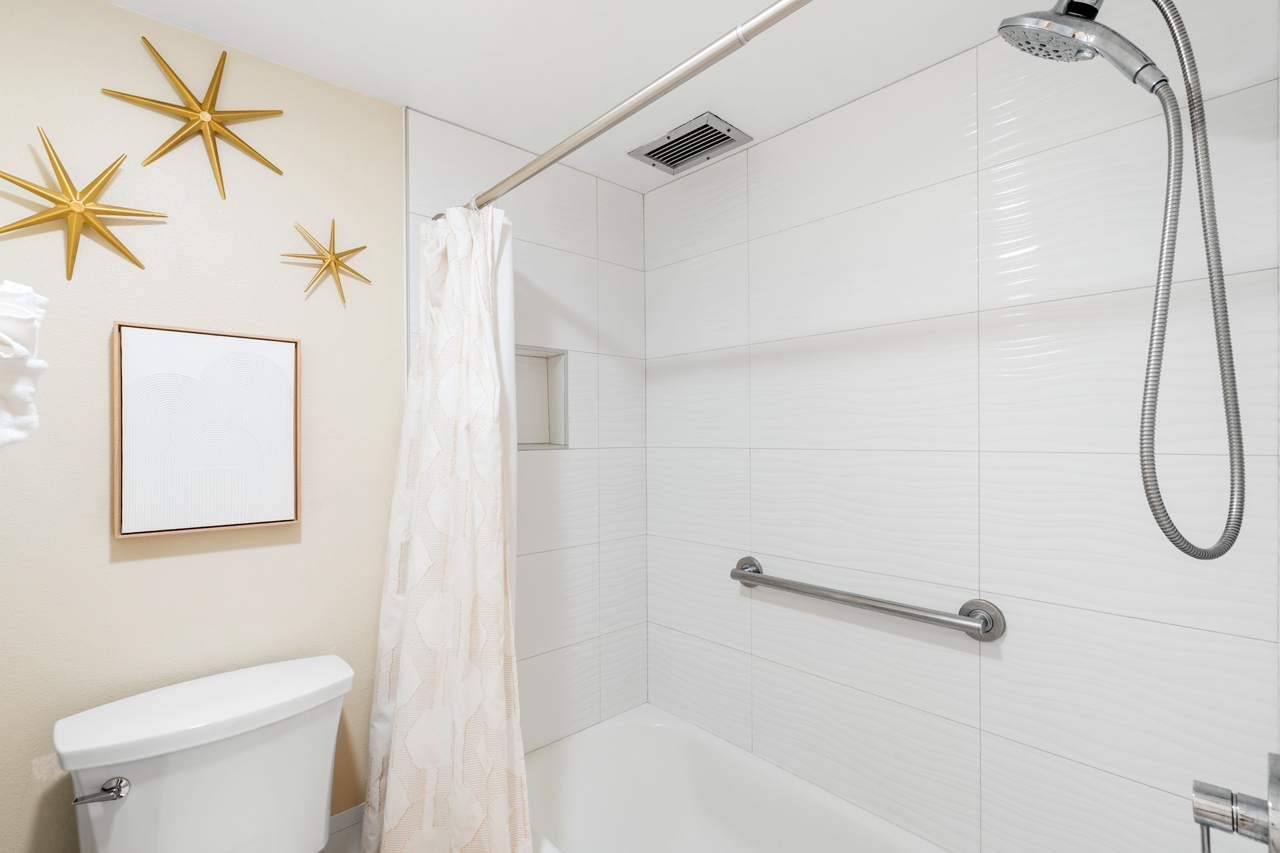 Bathroom: 