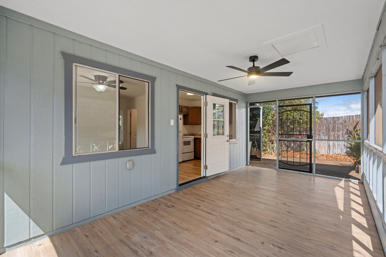 Covered lanai: 
