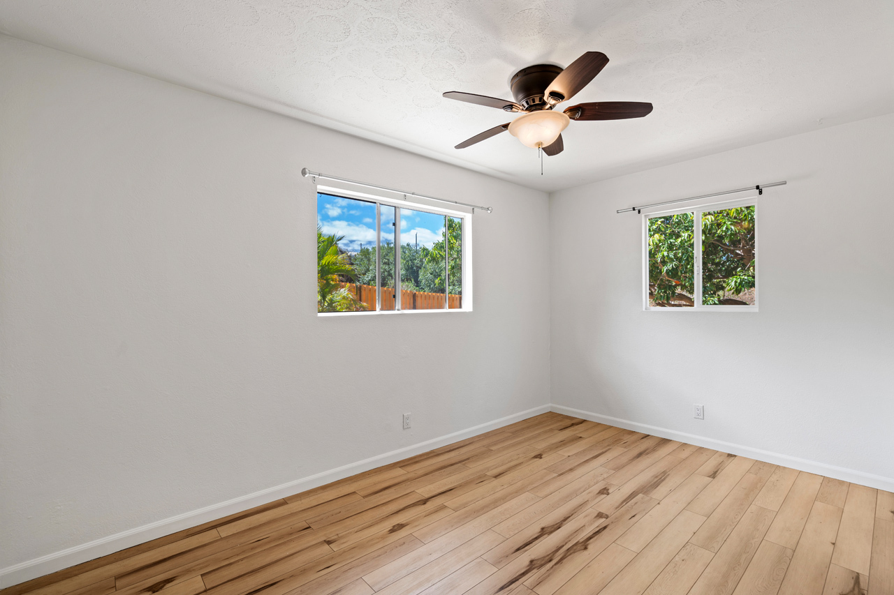 Bedroom 1: 